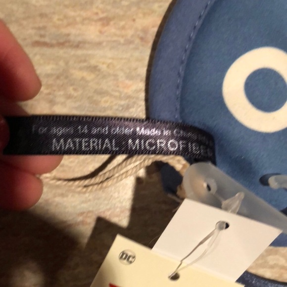 NEW Wonder Woman Sleep Mask - Picture 3 of 4